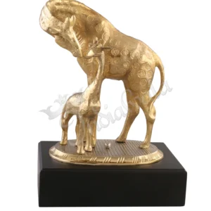 Elegant Silver Plated Aluminium Giraffe Statue for home decor and corporate gifting
