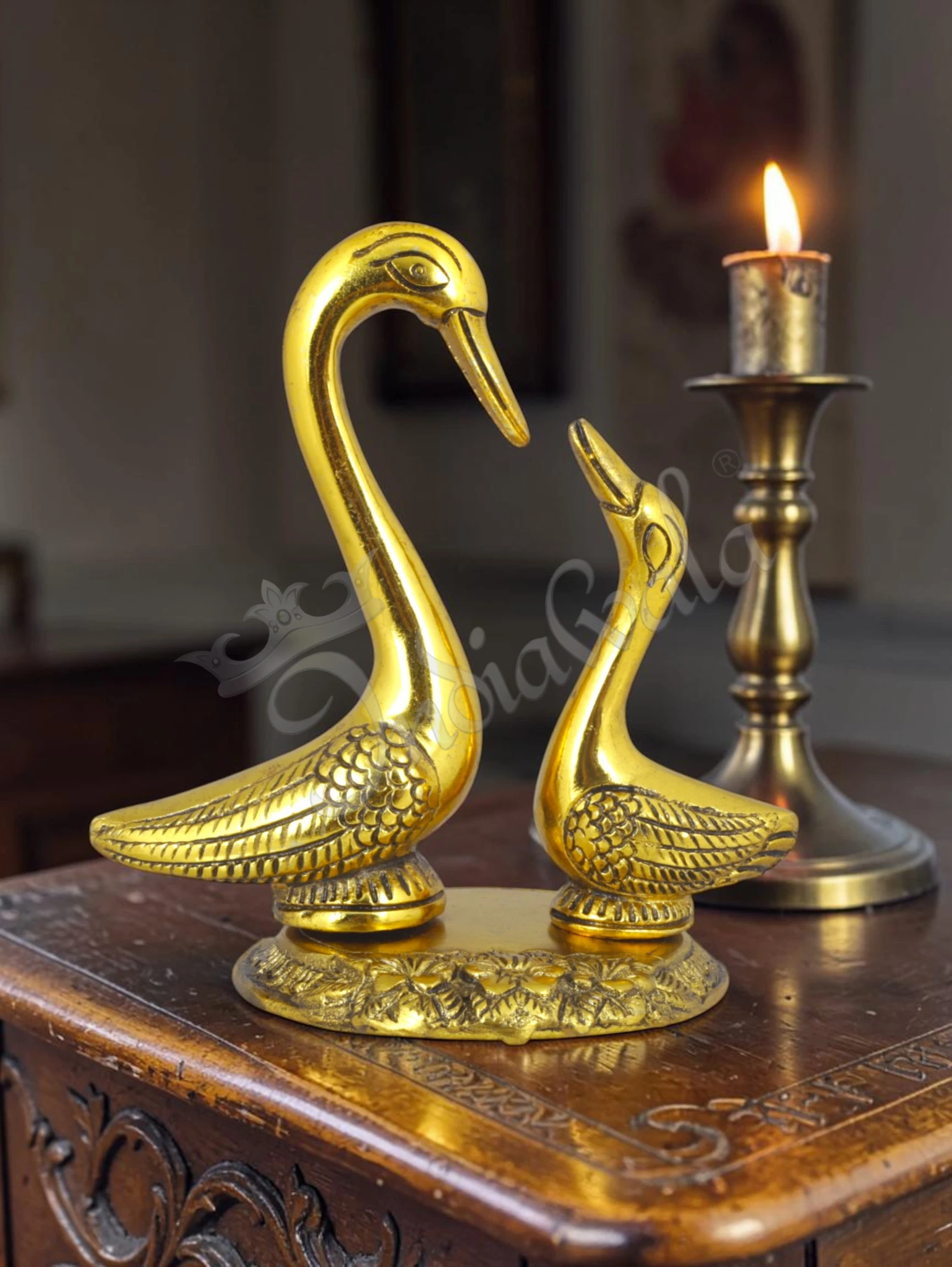 INW-15439 Elegant 5 Inch Gold Plated Swan Figurine for corporate and wedding gifting