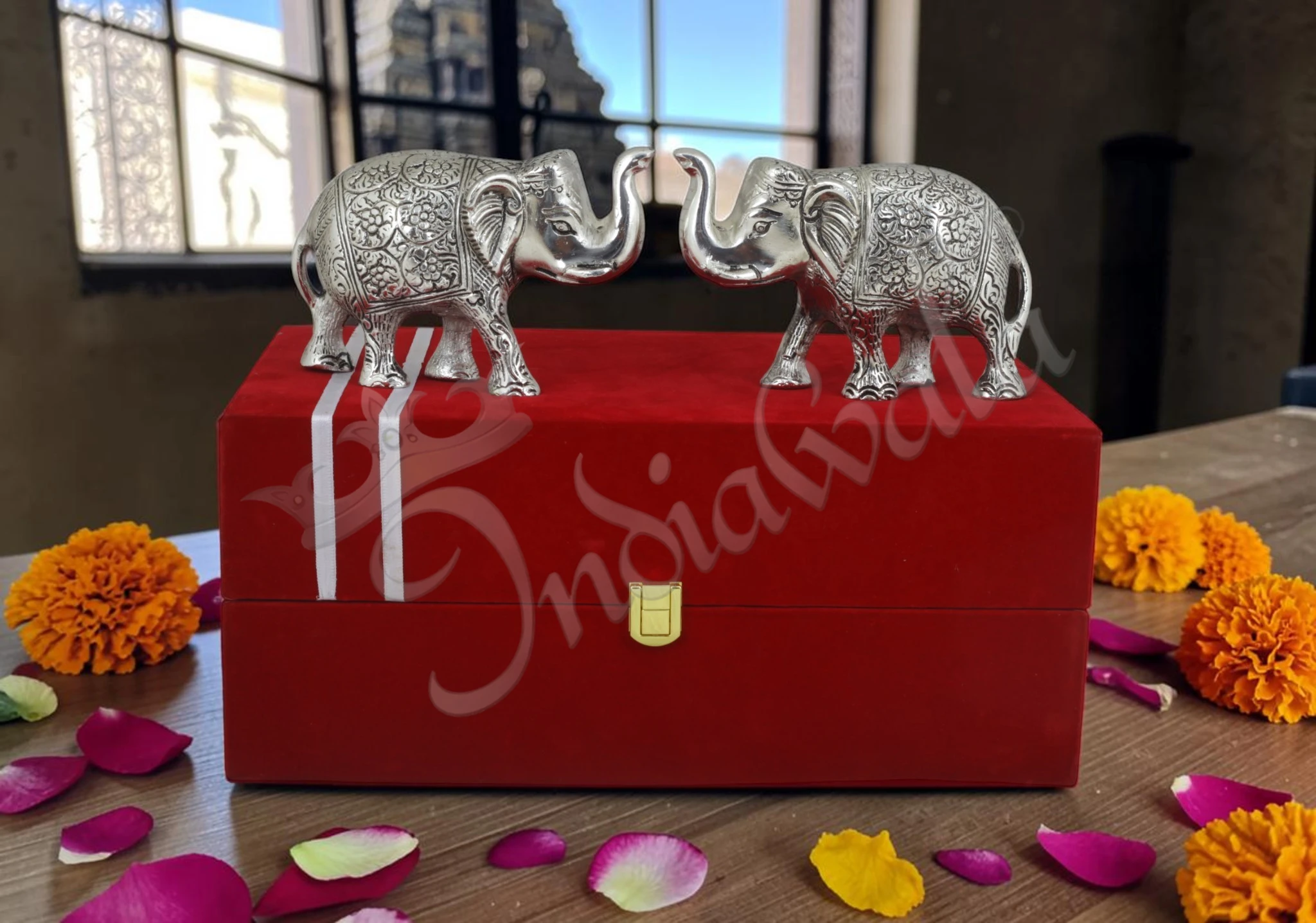 INW-15445 Handcrafted silver plated elephant pair in velvet box for premium gifting
