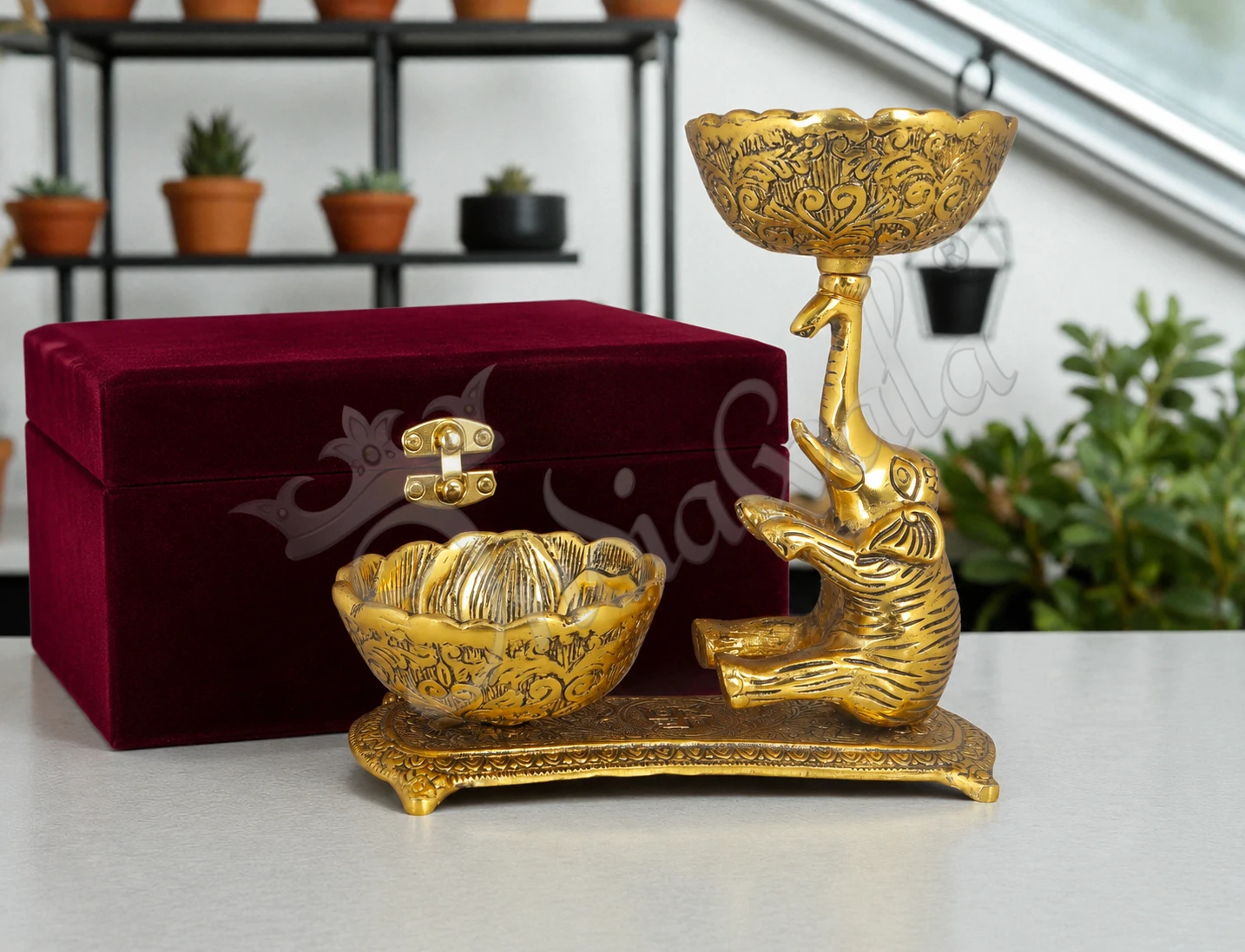 INW-15465 Gold plated aluminium elephant trio in a premium red velvet box