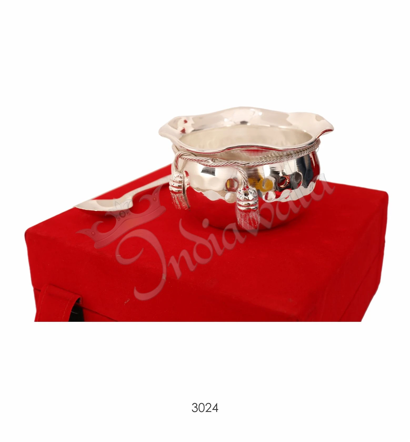 INW-3024 Elegant 3.5 Inch Silver Plated Brass Gifting Bowl with spoon in a velvet box