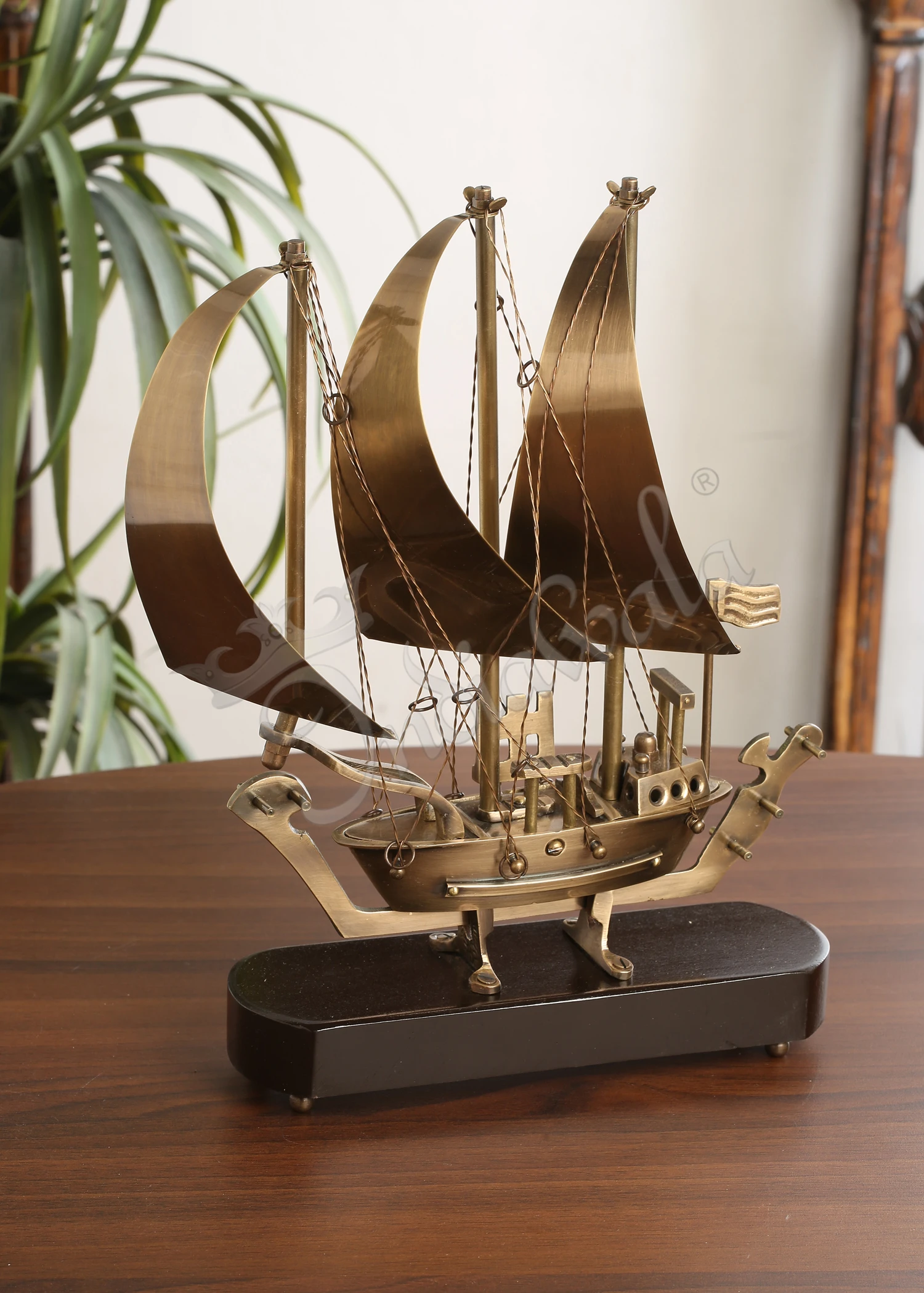 INW-5029 Elegant 10 inch Gold Plated Brass Ship Decor for luxury corporate gifting