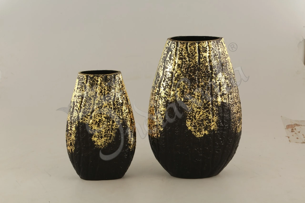 INW-5055 Handcrafted antique aluminium flower vase 10 inch with exquisite textured detailing