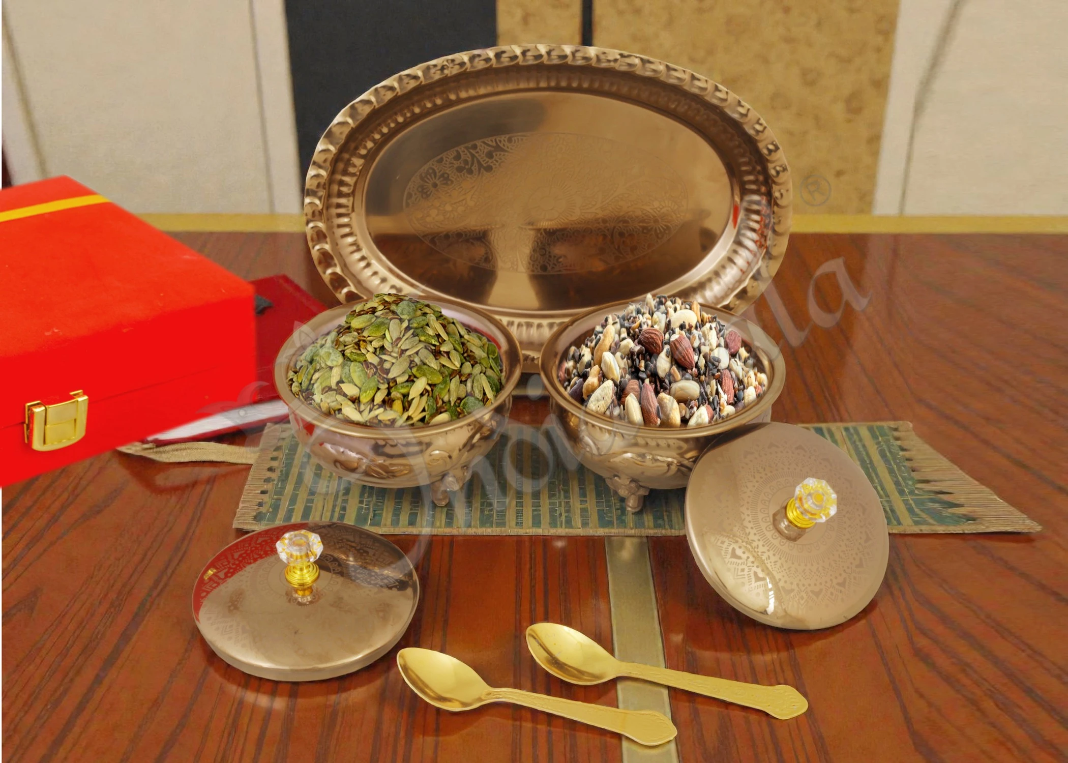 INW-9316 Elegant PVD coated steel bowl set with tray in a velvet box