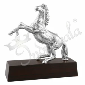 Handcrafted Silver Plated Aluminium Horse Statue for premium home decor and corporate gifting