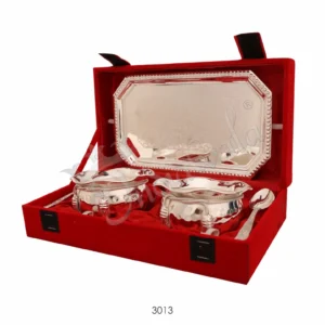 Elegant silver plated brass bowl set with tray in a velvet box