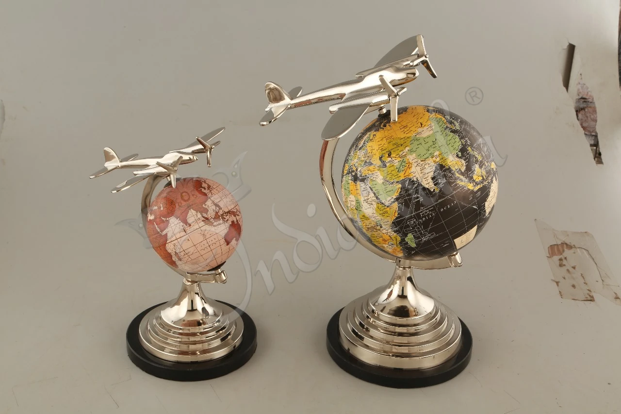 INW-5059 A beautifully handcrafted 17 inch Silver Plated Aluminium Gifting Globe from Indiawala.