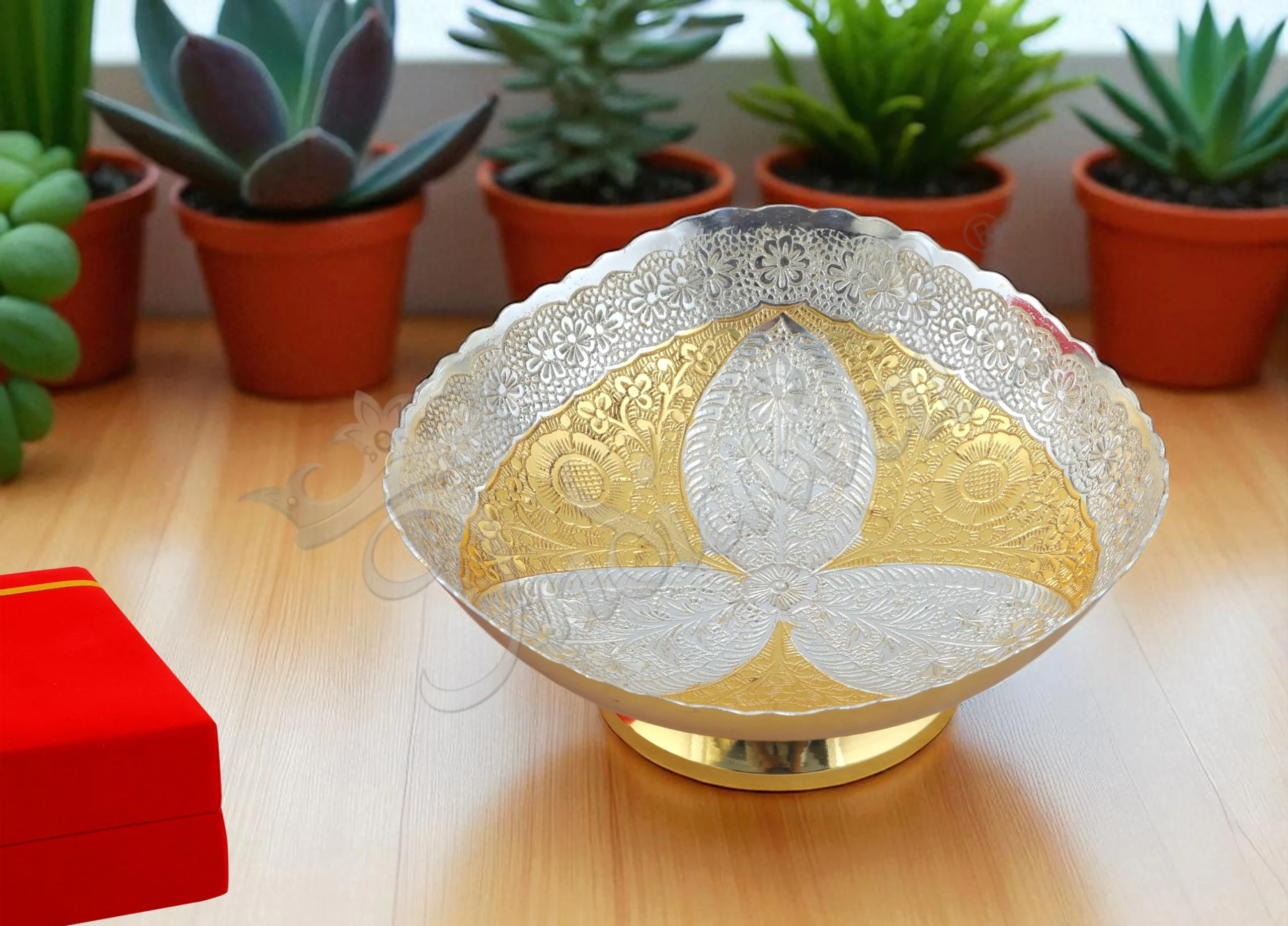 6 Inch Dual Tone Brass 3D Bowl in a premium velvet box