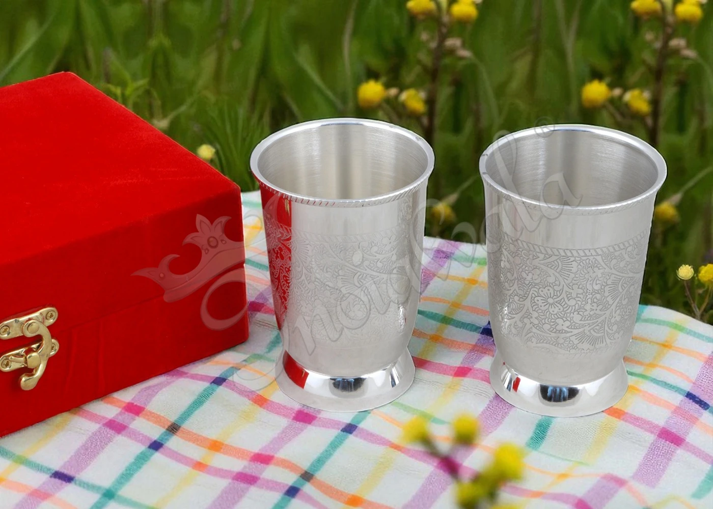 INW-9224 Elegant 4 Inch Silver Plated Steel Glass Set in a red velvet box
