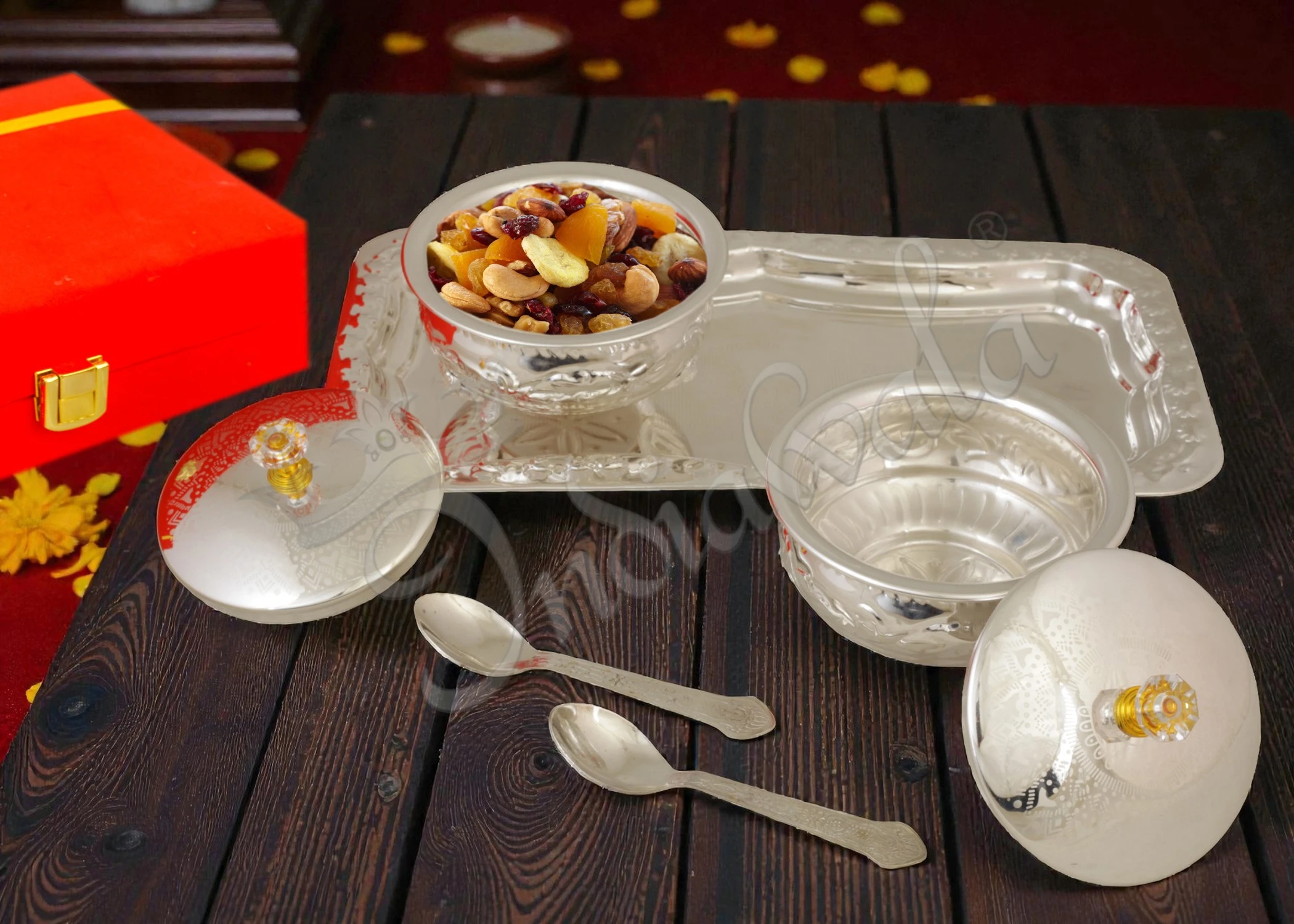 INW-9314 A premium 4 Inch Silver Plated Steel Bowl Set with Velvet Box, featuring two bowls and a tray.